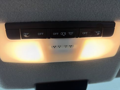 Used 2023 Nissan Kicks SV w/ Interior Electronics Package image 29