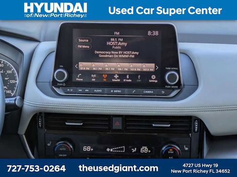 Used 2022 Nissan Rogue SV w/ SV Premium Package image 22