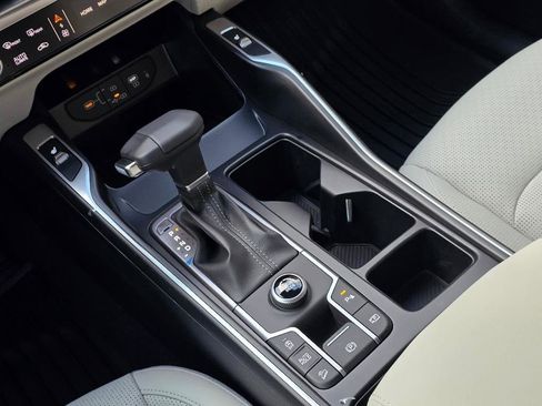 New 2025 Kia Sorento S FWD image 9