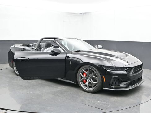 New 2026 Ford Mustang GT Premium w/ GT Performance Package RWD image 40