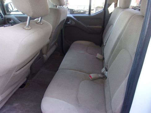 Used 2014 Nissan Frontier SV w/ SV Value Truck Package image 6