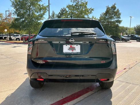 Used 2026 Nissan Kicks SR FWD image 7