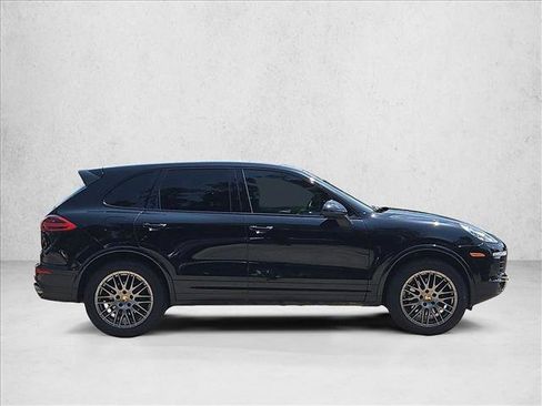 Used 2017 Porsche Cayenne Platinum Edition AWD/4WD image 4