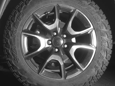 Used 2025 Jeep Compass Trailhawk AWD/4WD image 14