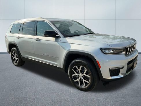 Certified 2023 Jeep Grand Cherokee L Limited AWD/4WD image 9