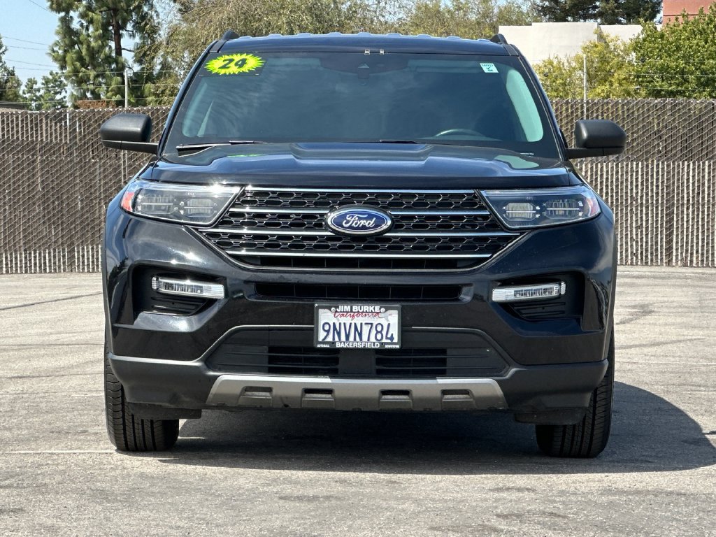 Certified 2024 Ford Explorer XLT w/ Equipment Group 202A RWD image 8