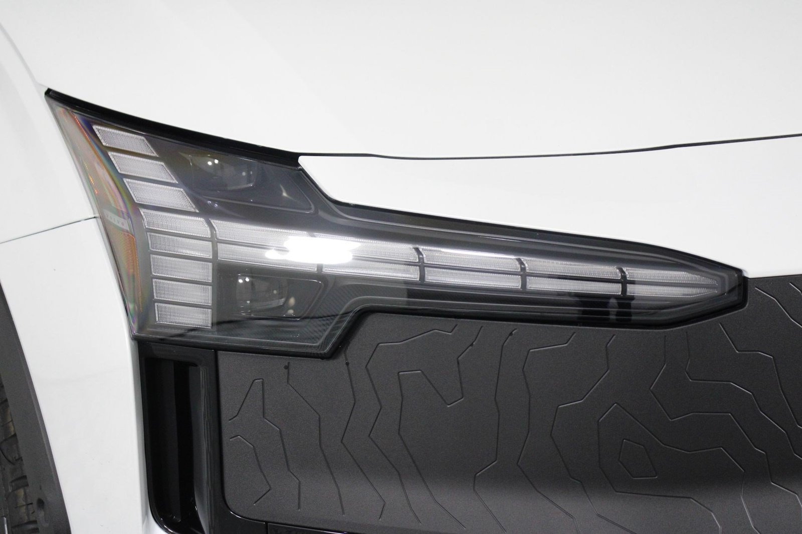 New 2026 Volvo EX30 Cross Country Ultra w/ Protection Package Premier AWD/4WD image 13