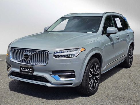 Certified 2025 Volvo XC90 T8 Plus w/ Protection Package Premier AWD/4WD image 7