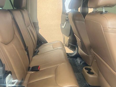 Used 2013 Jeep Wrangler Unlimited Sahara w/ Connectivity Group AWD/4WD image 10