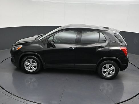 Used 2021 Chevrolet Trax LS FWD image 21
