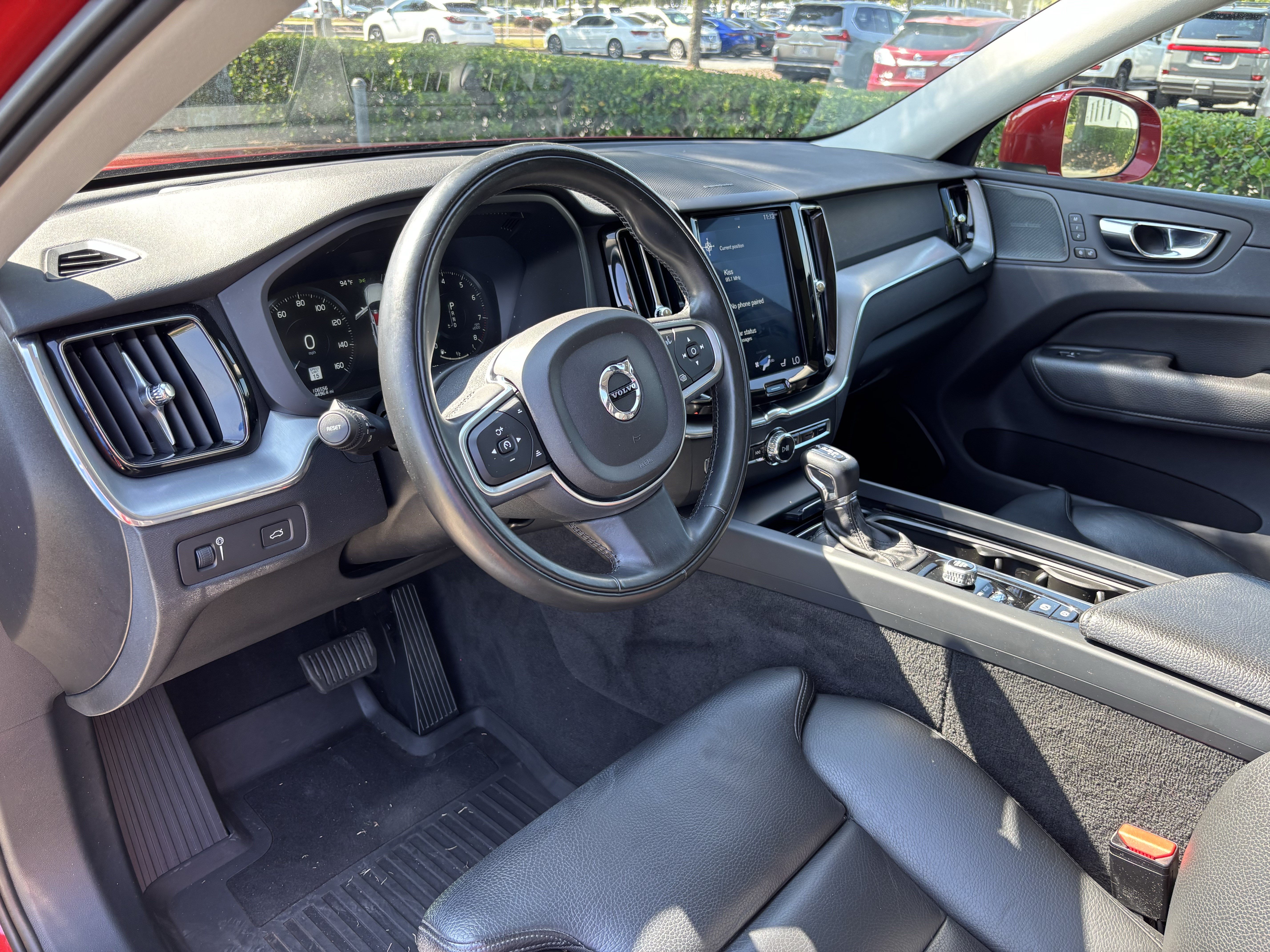 Used 2019 Volvo XC60 T5 Momentum w/ Multimedia Package FWD image 17