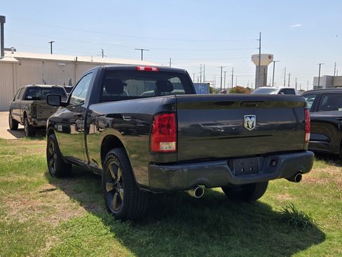 Used 2013 RAM 1500 Express RWD image 4