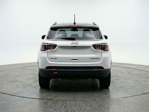 Used 2025 Jeep Compass Trailhawk AWD/4WD image 7