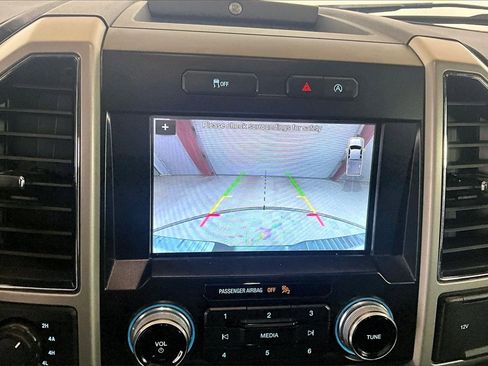 Certified 2019 Ford F150 Lariat w/ Equipment Group 502A Luxury image 18