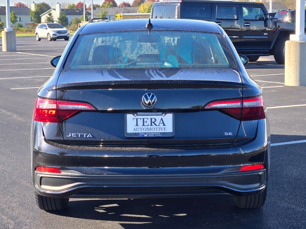 Used 2024 Volkswagen Jetta SE FWD image 10