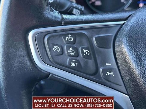 Used 2022 Chevrolet Equinox LT w/ Driver Convenience Package FWD image 18