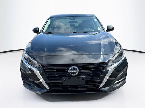 Used 2025 Nissan Altima 2.5 SV w/ SV Special Edition Package AWD/4WD image 2