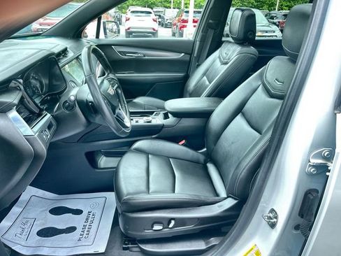 Certified 2024 Cadillac XT6 Luxury w/ LPO, Floor Liner Package AWD/4WD image 19