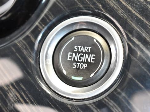 Used 2024 Cadillac XT6 Premium Luxury image 31