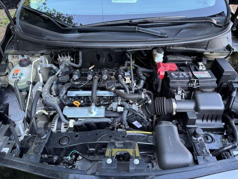 Used 2025 Nissan Versa SV FWD image 30