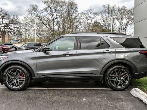 Used 2025 Ford Explorer ST AWD/4WD image 7
