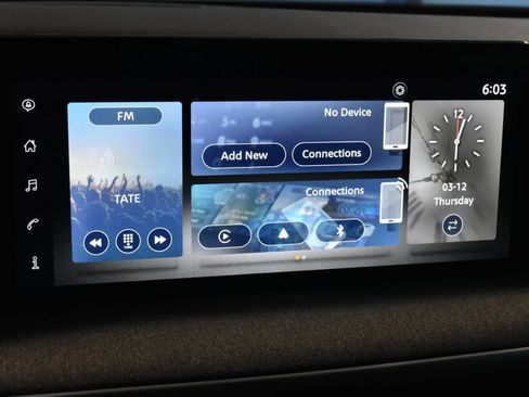 Used 2025 Nissan Kicks SV image 9