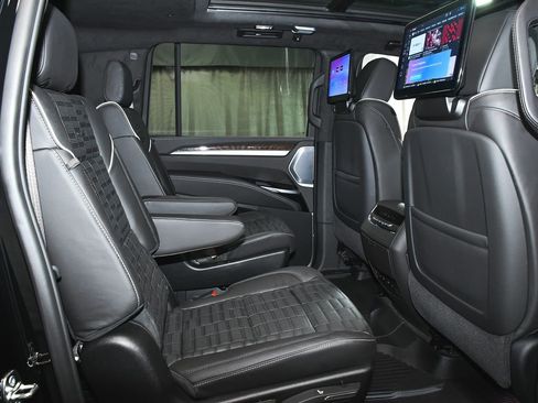 Used 2026 Cadillac Escalade ESV Platinum Sport w/ LPO, ONYX Package AWD/4WD image 54