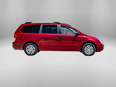 Used 2012 Kia Sedona LX FWD image 2