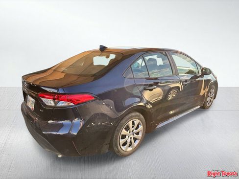 Certified 2025 Toyota Corolla LE FWD image 4