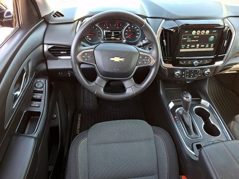 Used 2018 Chevrolet Traverse LT AWD/4WD image 11