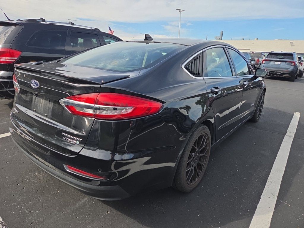 Used 2019 Ford Fusion Titanium FWD image 6