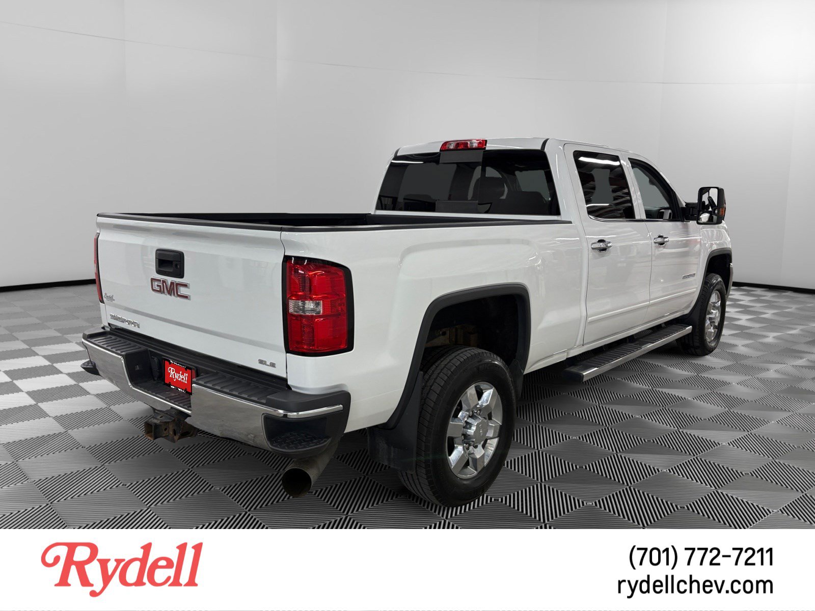 Used 2015 GMC Sierra 3500 SLE w/ SLE Fleet Preferred Package AWD/4WD image 5