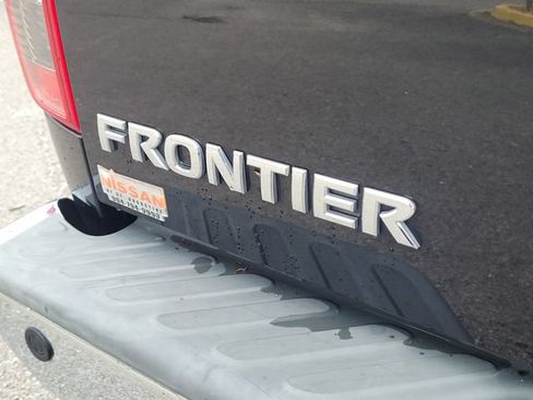 Used 2020 Nissan Frontier SV RWD image 8