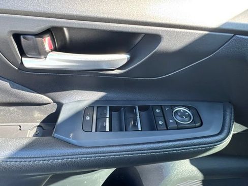 Used 2025 Toyota Grand Highlander AWD image 16