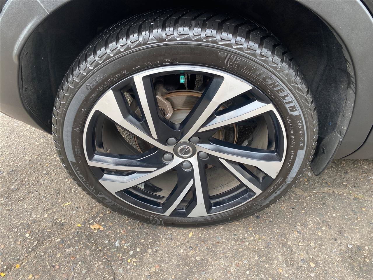 Used 2021 Volvo XC40 T5 R-Design AWD/4WD image 17