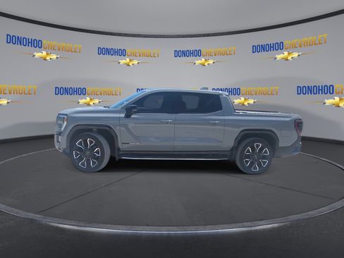 Used 2024 GMC Sierra EV Denali AWD/4WD image 9