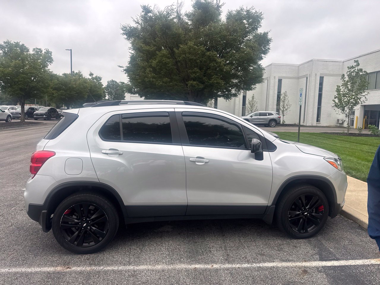 Certified 2021 Chevrolet Trax LT w/ Redline Edition AWD/4WD image 4
