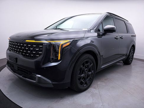 Used 2025 Kia Carnival SX image 13