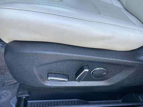 Used 2018 Ford Edge Titanium w/ Equipment Group 301A FWD image 12