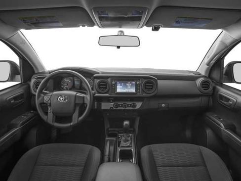 Used 2017 Toyota Tacoma SR RWD image 5