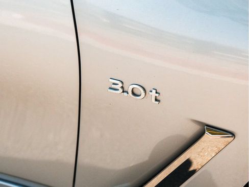 Used 2018 INFINITI Q60 3.0t Luxe RWD image 30