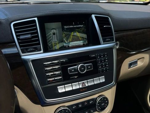 Used 2015 Mercedes-Benz GL 450 4MATIC image 13