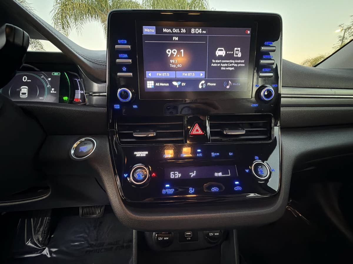 Used 2021 Hyundai Ioniq SE FWD image 28