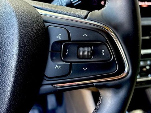 Used 2025 Buick Envista Sport Touring w/ Experience Buick Package FWD image 18