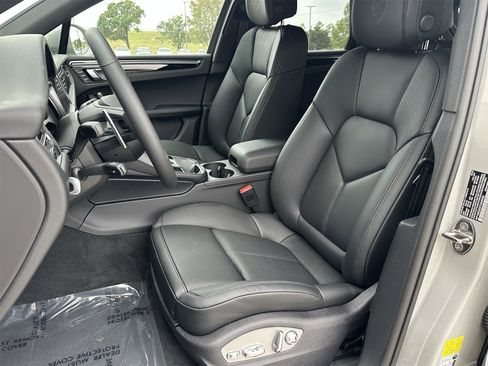 New 2026 Porsche Macan S image 5