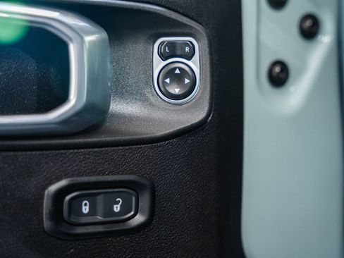 Used 2024 Jeep Wrangler Unlimited AWD/4WD image 45