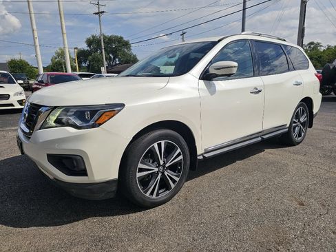Used 2019 Nissan Pathfinder Platinum AWD/4WD image 6