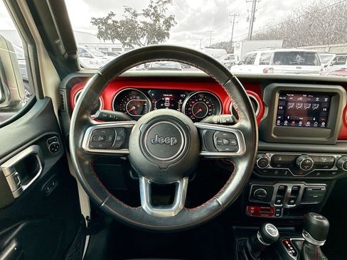 Used 2021 Jeep Wrangler Rubicon image 12