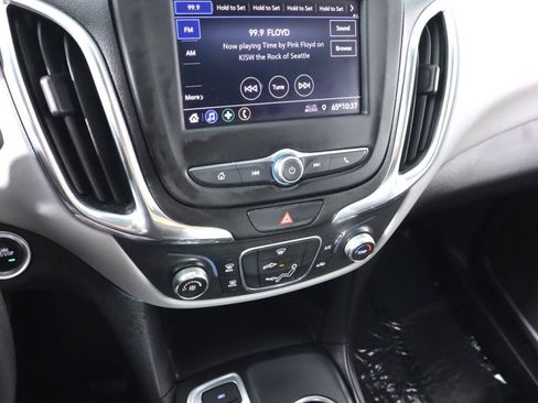 Used 2020 Chevrolet Equinox LS w/ LPO, Cargo Package AWD/4WD image 15
