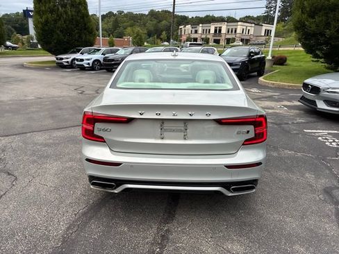 Used 2022 Volvo S60 B5 Momentum w/ Climate Package AWD/4WD image 5